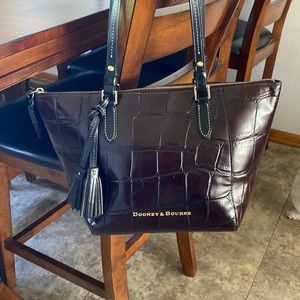 EUC Dooney Maxine Tote